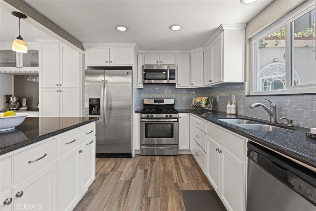 1193 Mountain Gate
