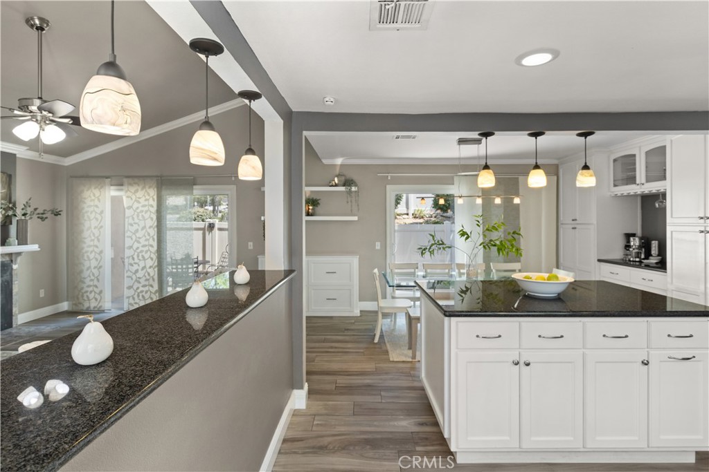 1193 Mountain Gate