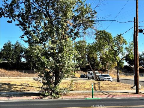 Photo of 274 N Glenn Avenue, Fresno, CA 93701 (MLS # FR25206346) Photo of 274 N Glenn Avenue, Fresno, CA 93701 (MLS # FR25206346)