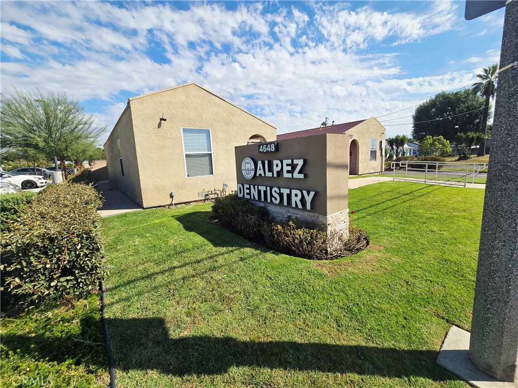 4648 Riverside