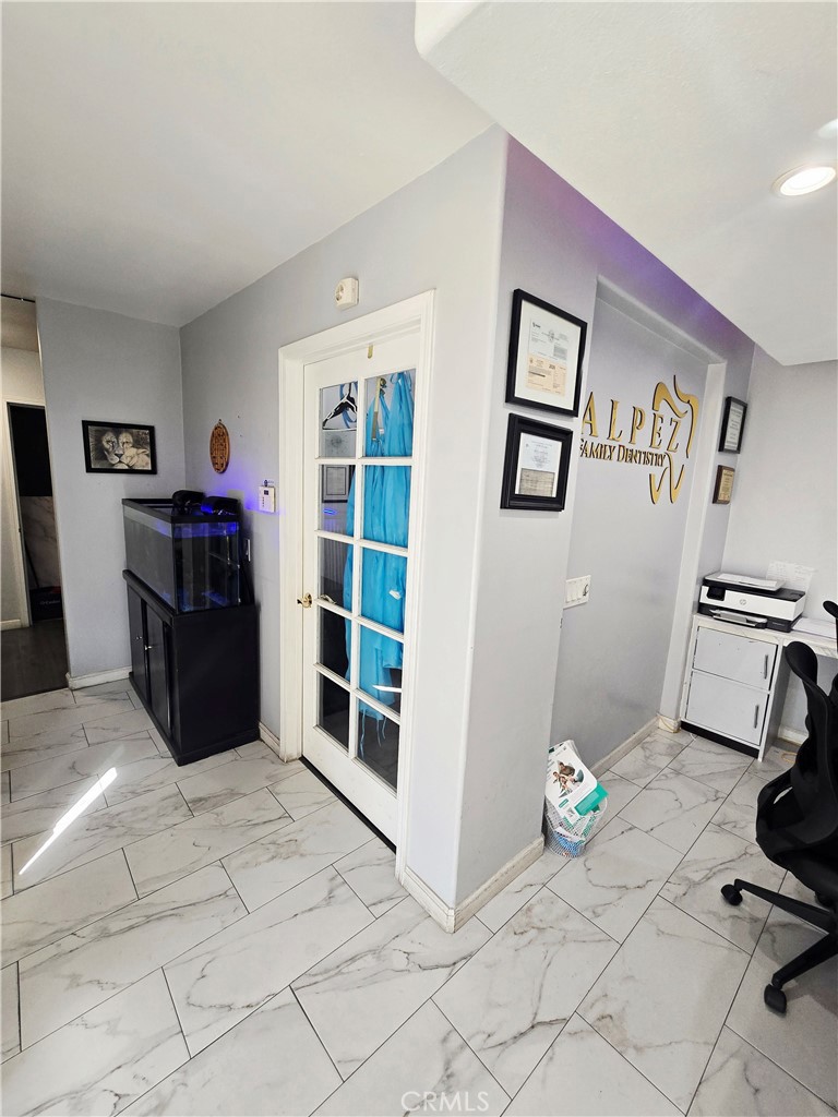 4648 Riverside