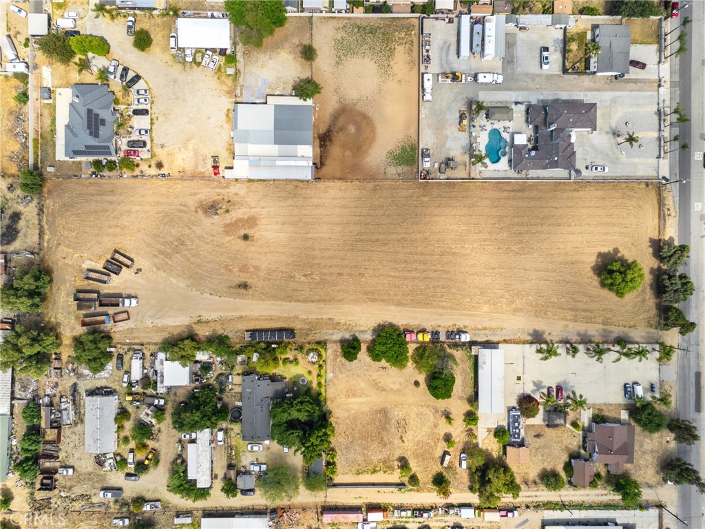 18438 Hawthorne