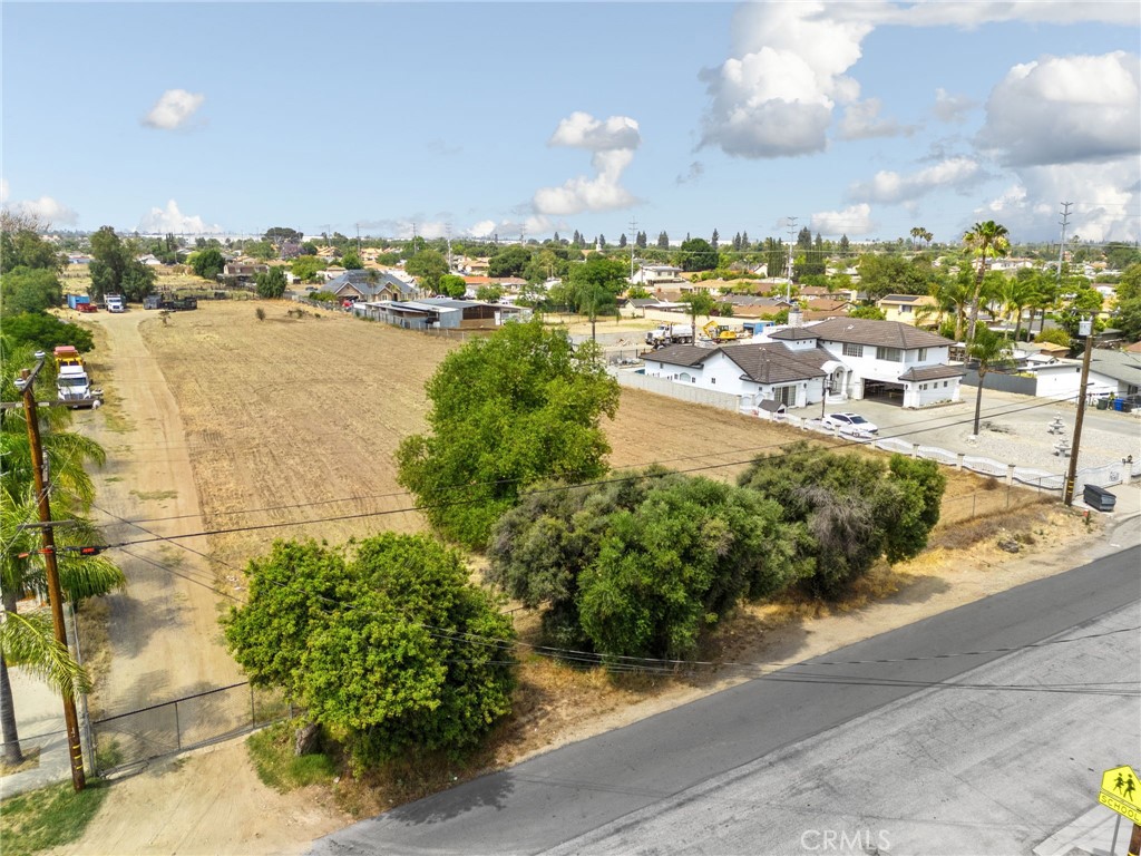 18438 Hawthorne