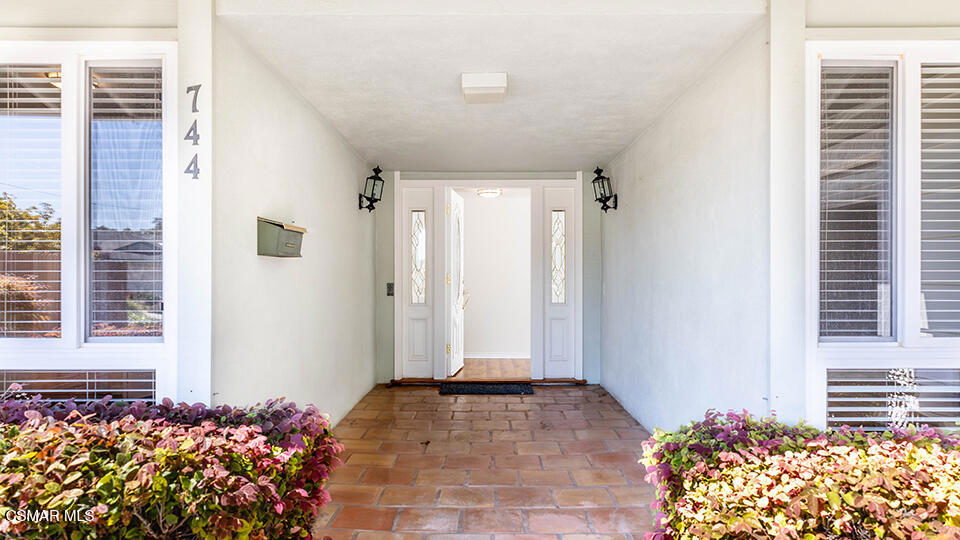 744 Roswell Court