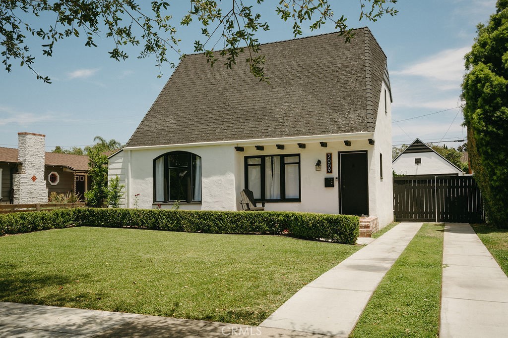 2009 Greenleaf Street