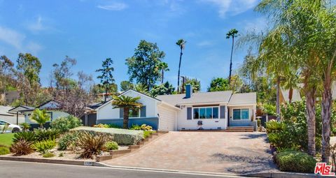 Photo of 7724 Shady Cove Avenue, Burbank, CA 91504 (MLS # 26858327)