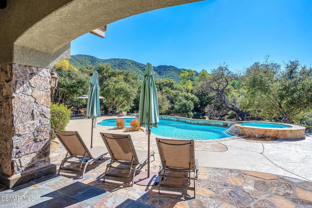 1826 Crystal View Circle