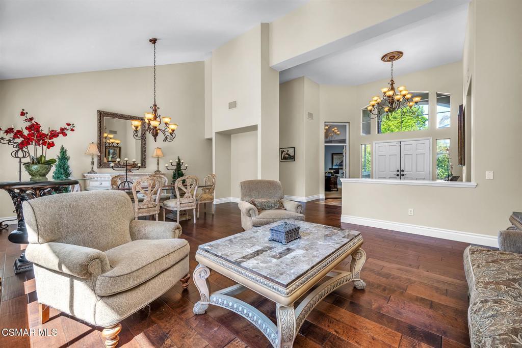 1826 Crystal View Circle