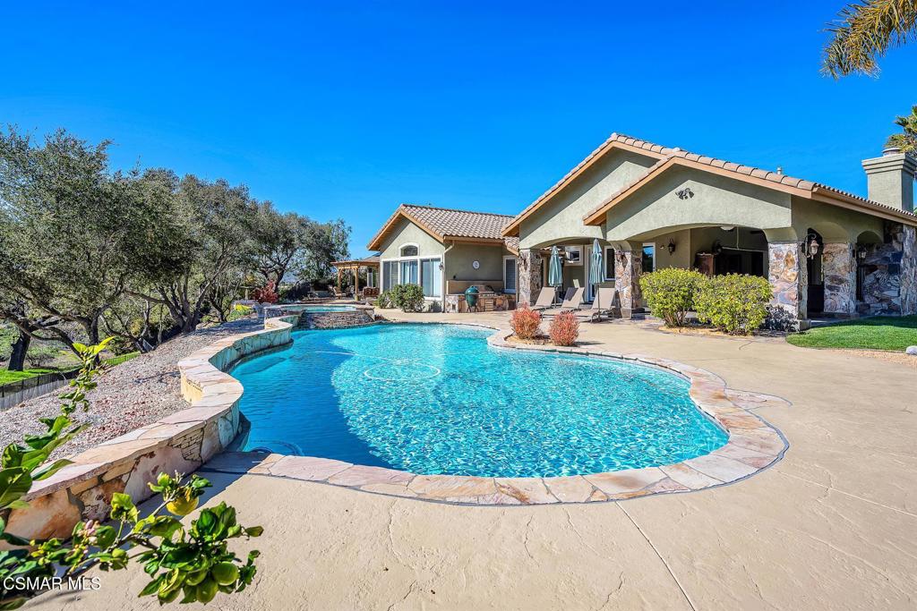 1826 Crystal View Circle