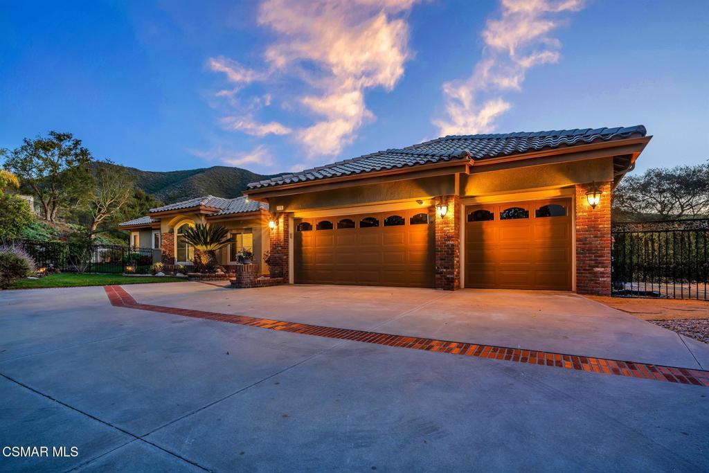 1826 Crystal View Circle