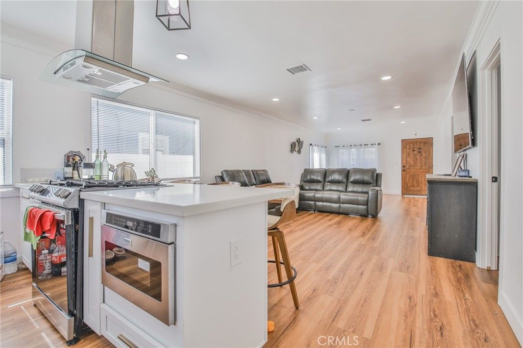 Photo of 3206 W 59th Street, Los Angeles, CA 90043 (MLS # DW25165052)