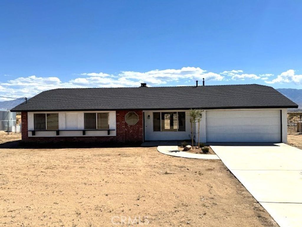 Photo of 36749 Esaw Rd, Lucerne Valley, CA 92356 (MLS # HD26094442)