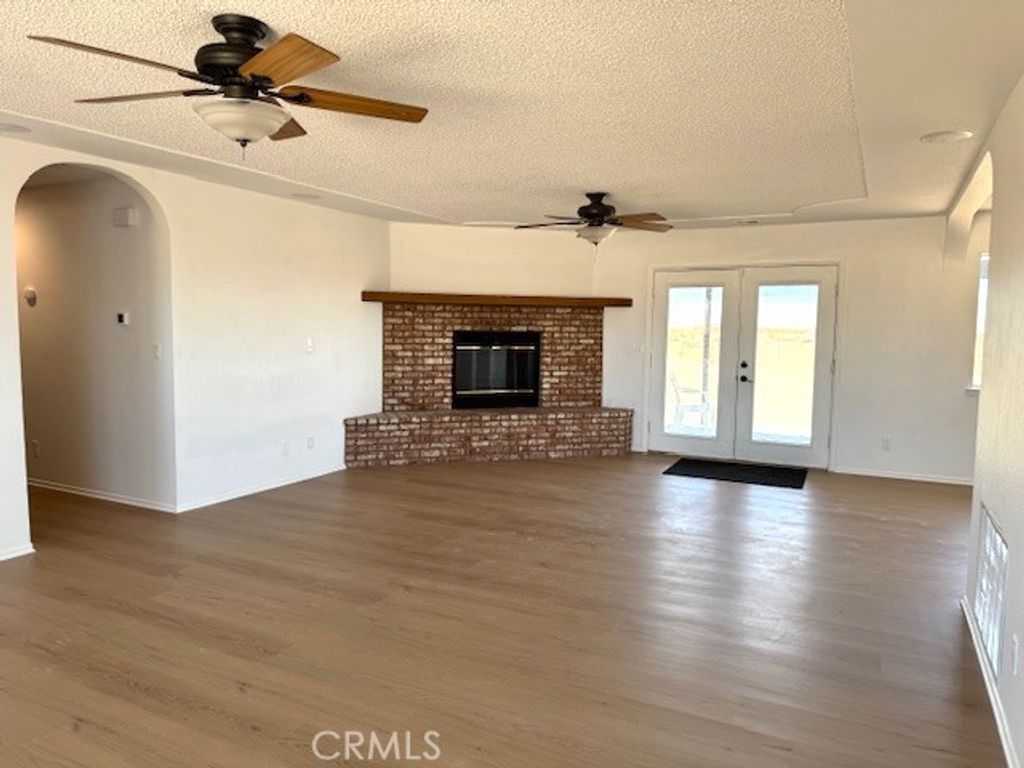 Photo of 36749 Esaw Rd, Lucerne Valley, CA 92356 (MLS # HD26094442)