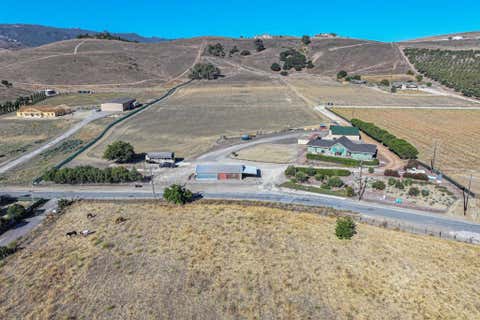 Photo of 991 Riverside Road, Hollister, CA 95023 (MLS # ML82056269)