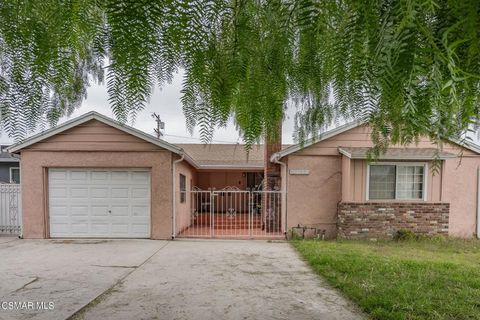 Photo of 13722 Sunburst Street, Arleta, CA 91331 (MLS # 224002202)