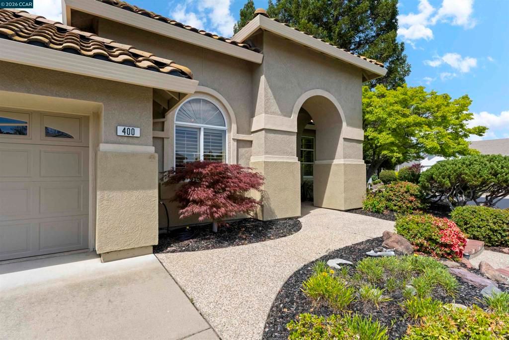 Photo of 400 Websters Ct Ct, Roseville, CA 95747 (MLS # 41130745)