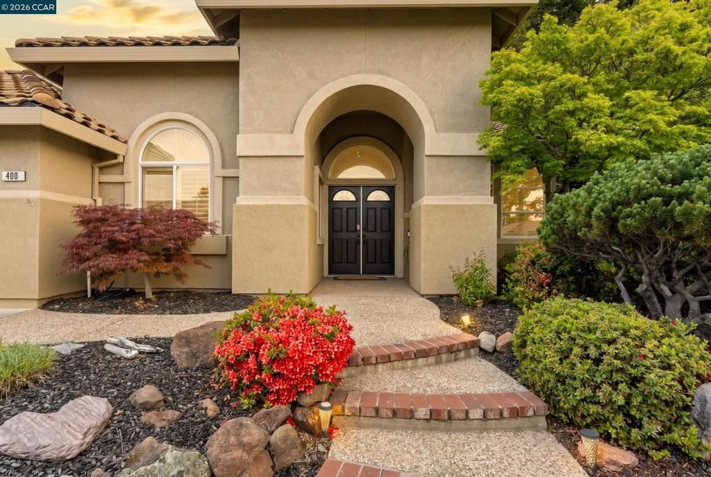 Photo of 400 Websters Ct Ct, Roseville, CA 95747 (MLS # 41130745)