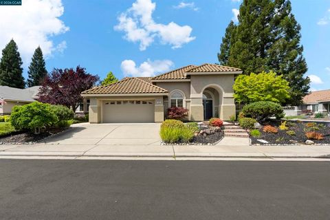 Photo of 400 Websters Ct Ct, Roseville, CA 95747 (MLS # 41130745)