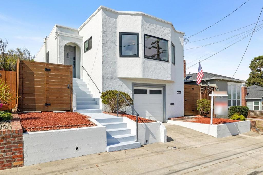 433 Oak Avenue