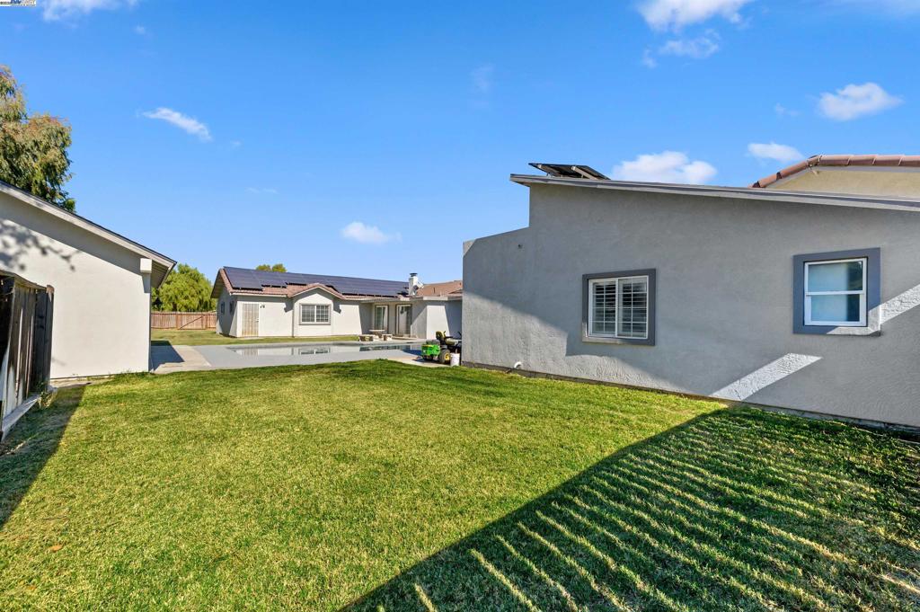 SANTOS RANCH - Residential
