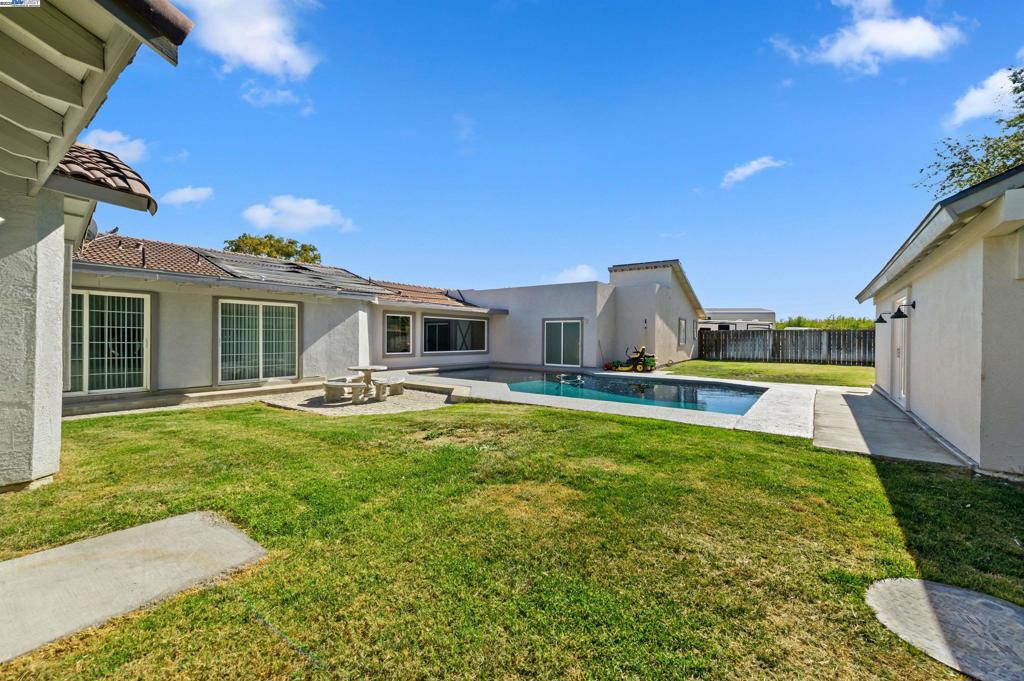 SANTOS RANCH - Residential