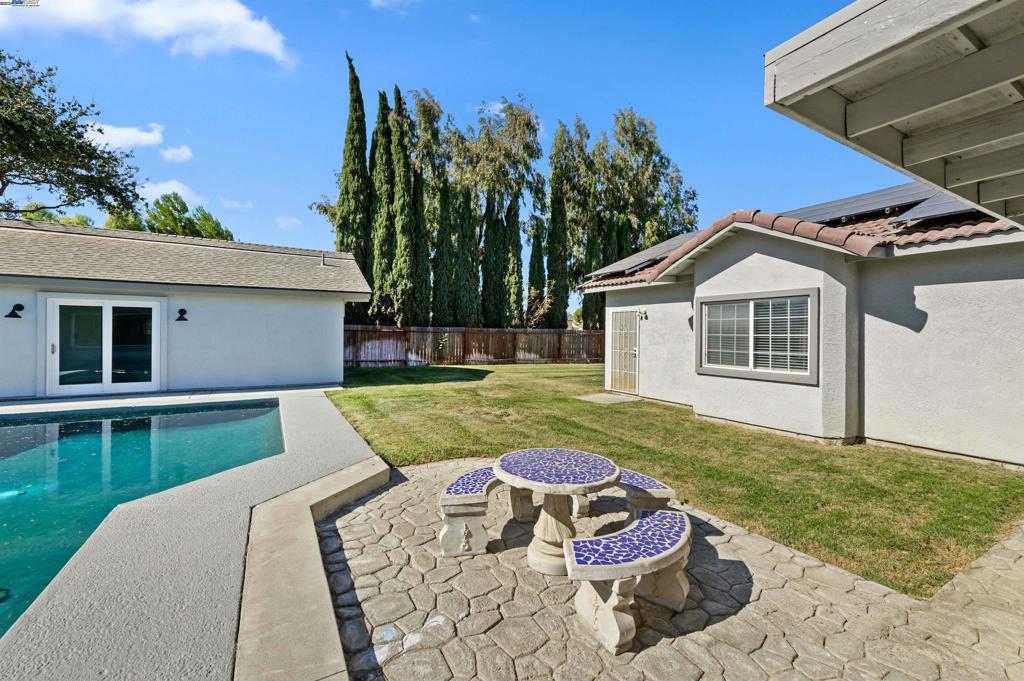 SANTOS RANCH - Residential