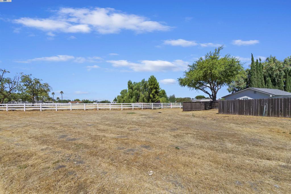 SANTOS RANCH - Residential