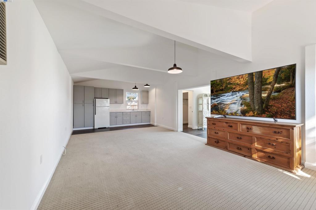 SANTOS RANCH - Residential