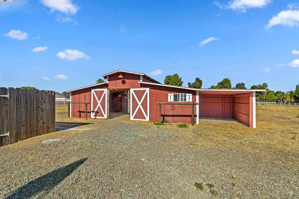 SANTOS RANCH - Residential
