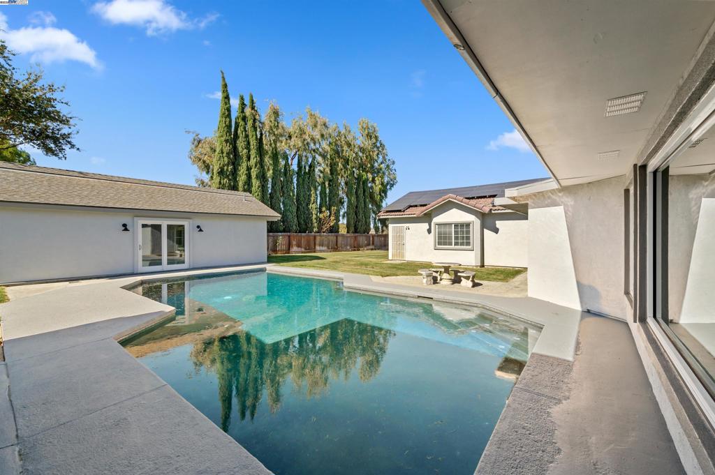 SANTOS RANCH - Residential