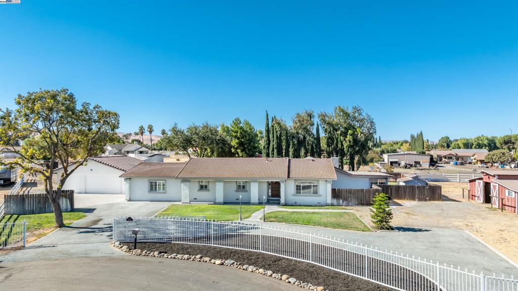 SANTOS RANCH - Residential