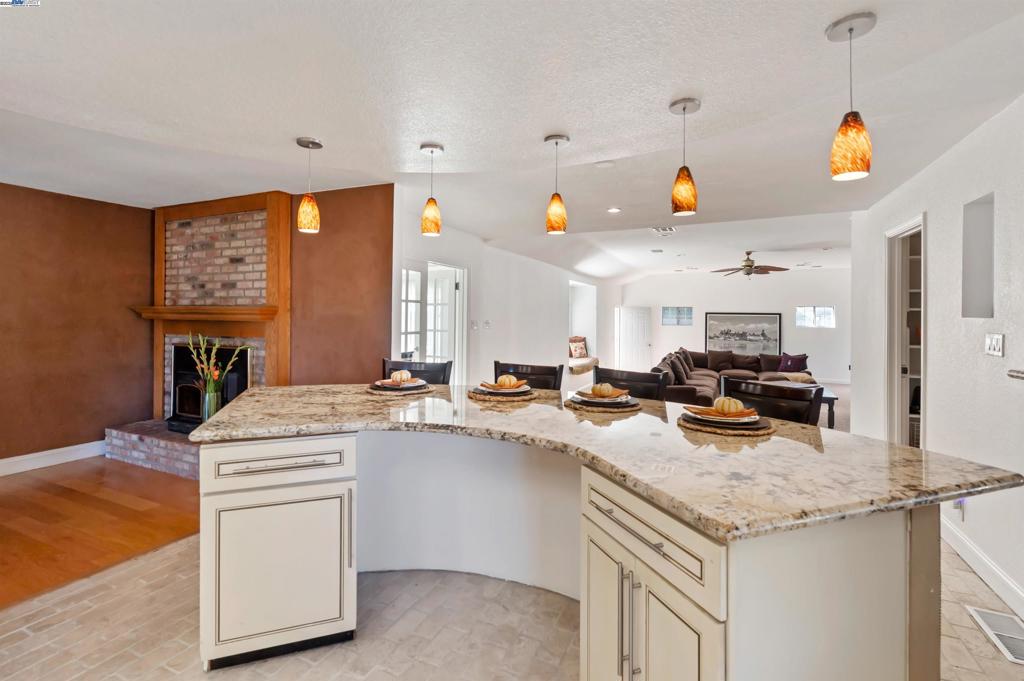 SANTOS RANCH - Residential