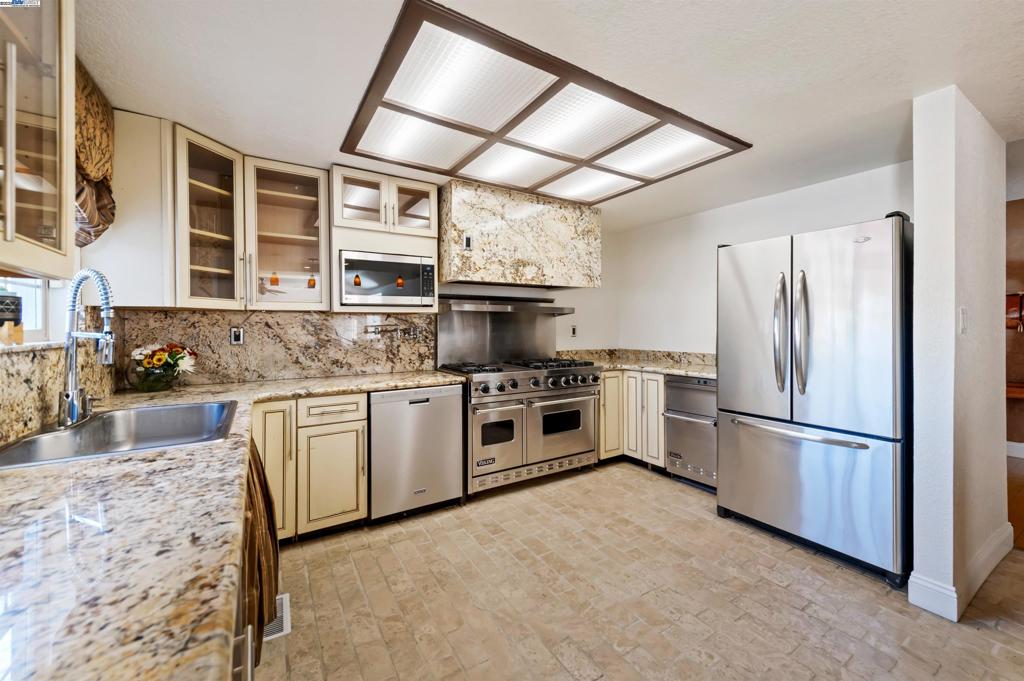 SANTOS RANCH - Residential