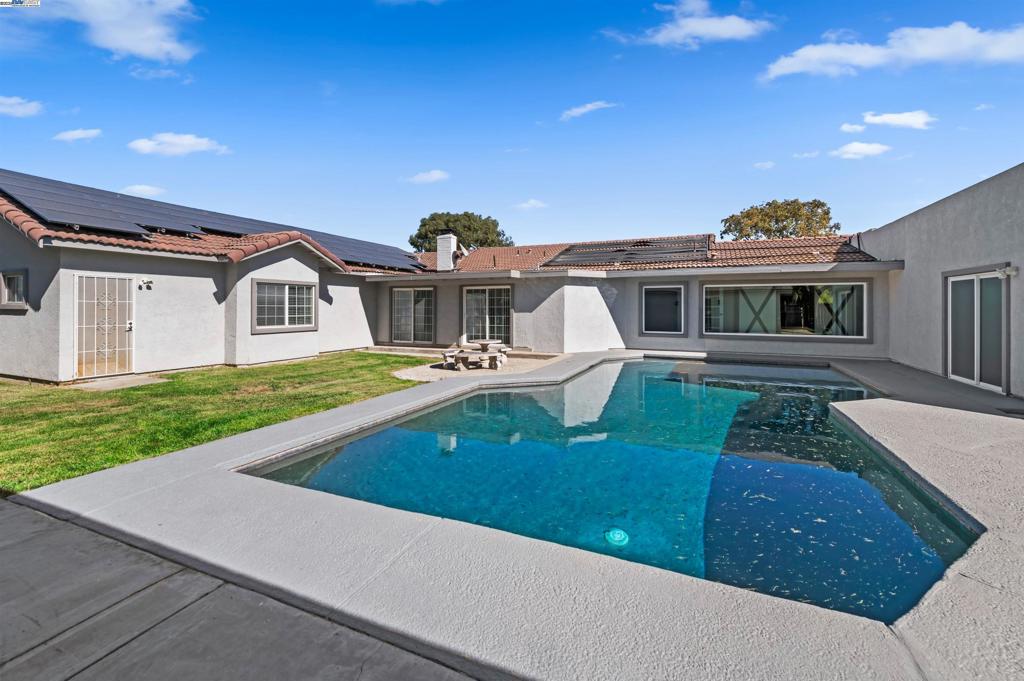 SANTOS RANCH - Residential