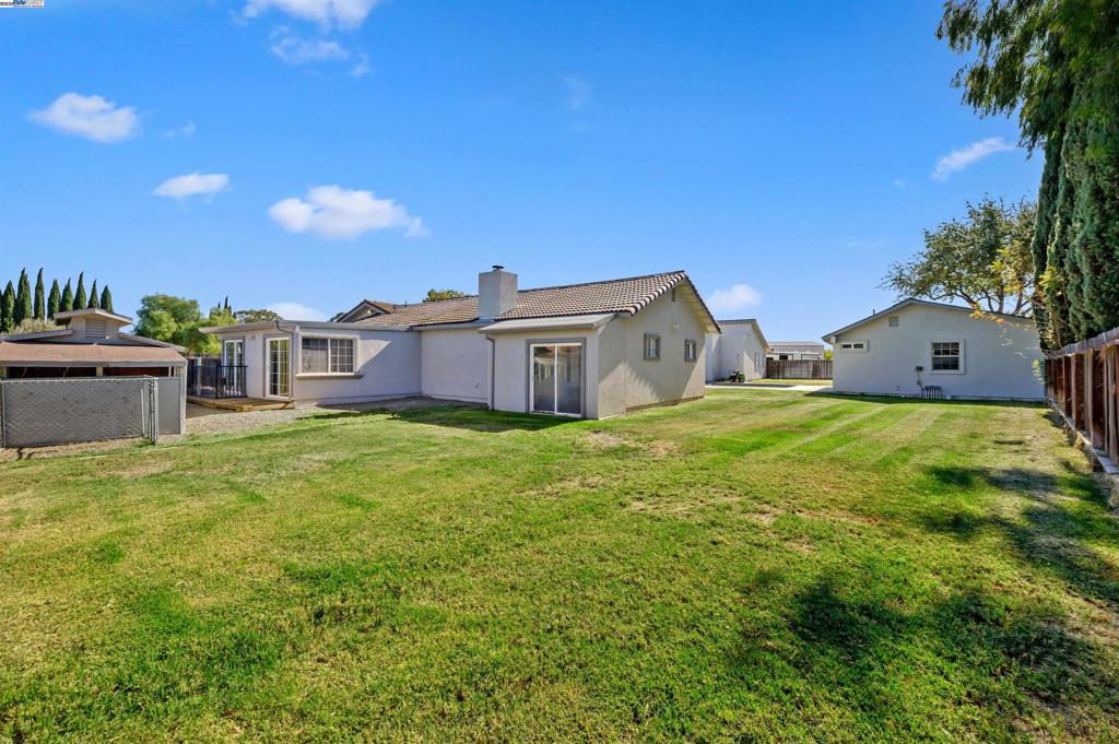 SANTOS RANCH - Residential
