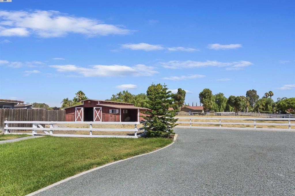 SANTOS RANCH - Residential