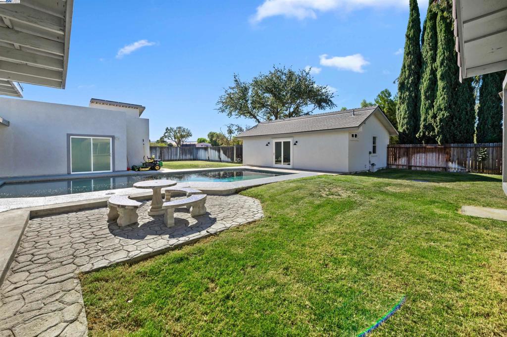 SANTOS RANCH - Residential