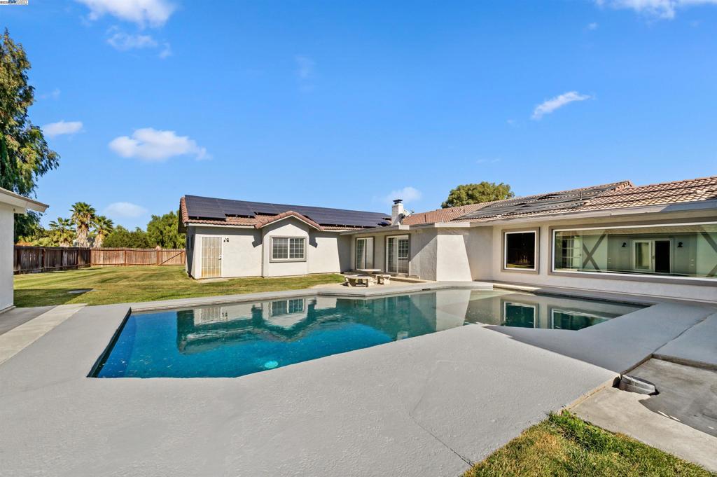 SANTOS RANCH - Residential