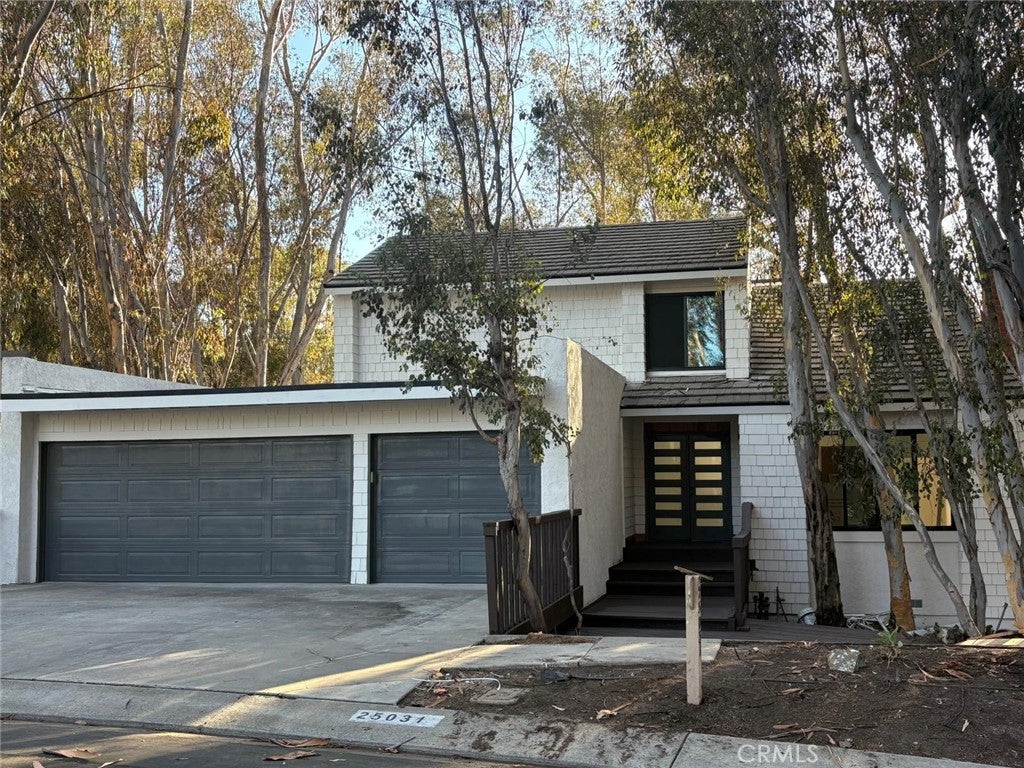 25031 Castlewood