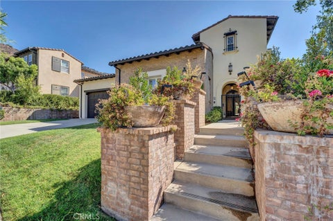 Photo of 510 E. Viewcrest, Azusa, CA 91702 (MLS # AR26179234)