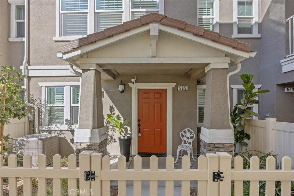 Photo of 595 Heritage Valley, Fillmore, CA 93015 (MLS # SR25201152)