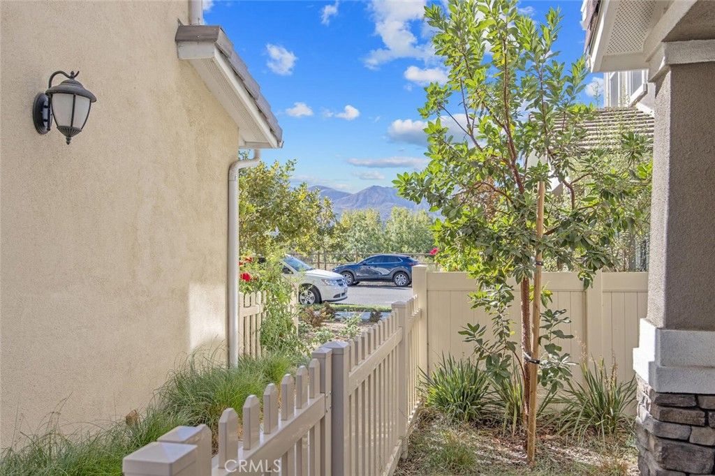 Photo of 595 Heritage Valley, Fillmore, CA 93015 (MLS # SR25201152)