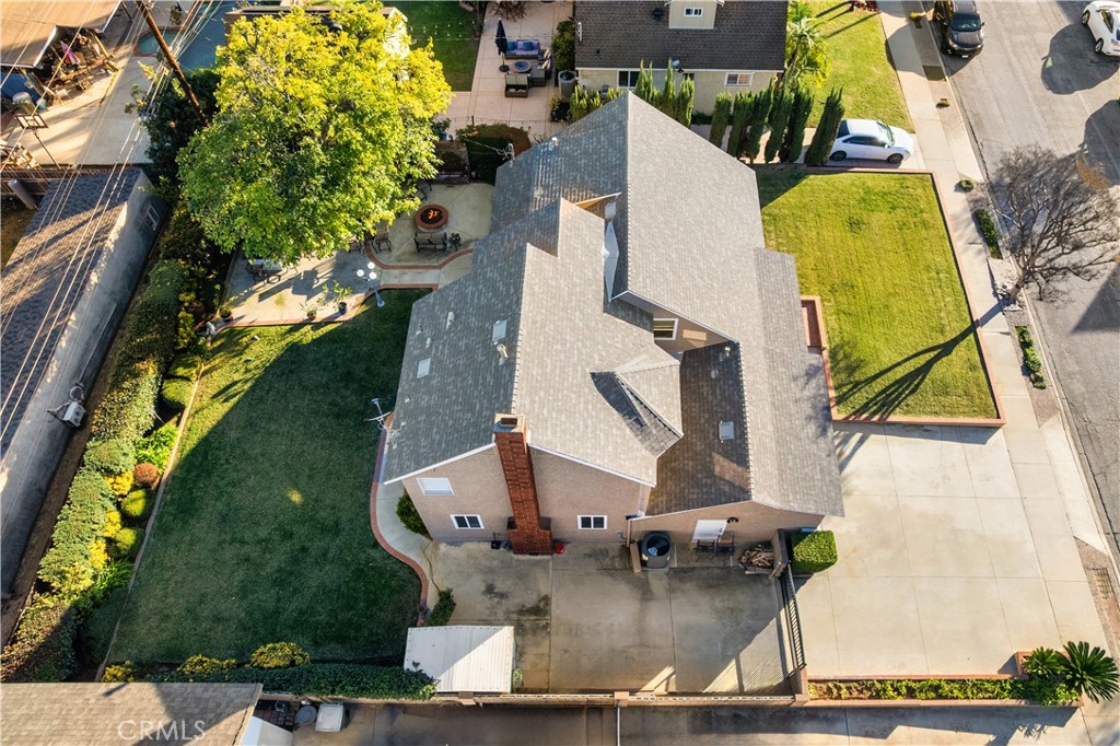 736 N Stephora Avenue