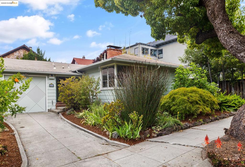 Properties 1 2439 Oregon St