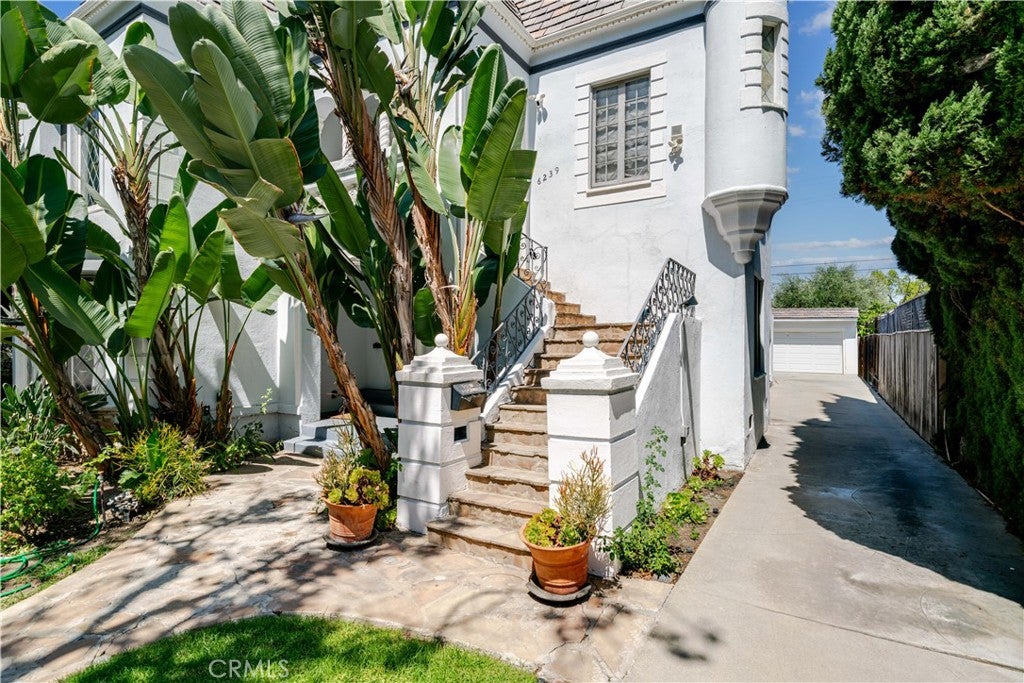 6237 and 6239 W 6th Street