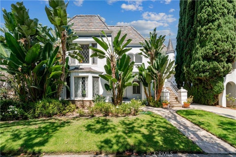 Photo of 6237 and 6239 W 6th Street, Los Angeles, CA 90048 (MLS # OC26196538)