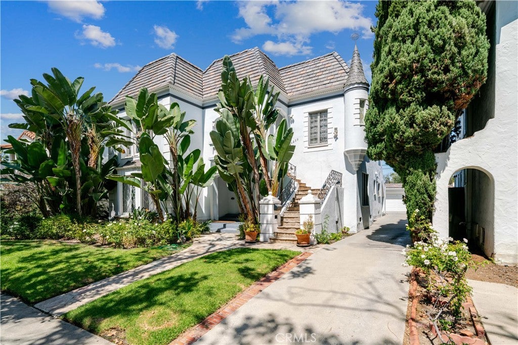 6237 and 6239 W 6th Street
