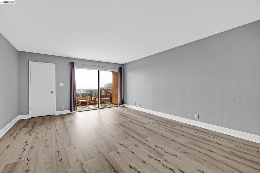 2 Panoramic Way 306