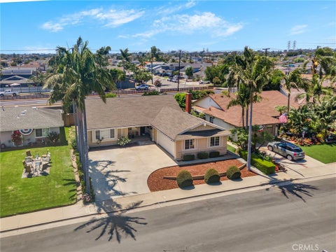 Photo of 19541 Hartsdale CIR, Huntington Beach, CA 92646 (MLS # OC26126600)