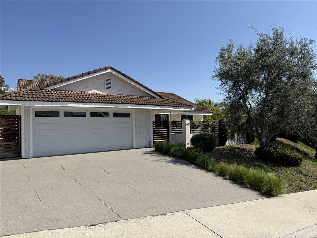 Photo of 2919 Estancia, San Clemente, CA 92673 (MLS # OC26054101)